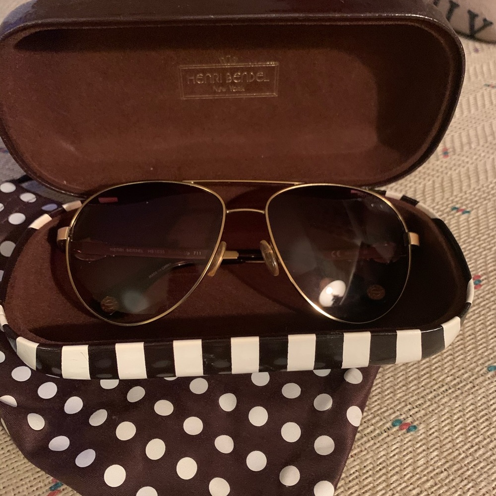 Henri Bendel Aviator buckle design sunglasses